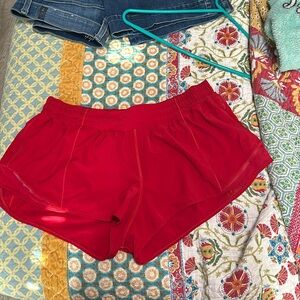 Lululemon 2.5 in hotty hot shorts